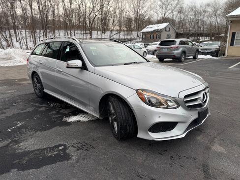 Used 2014 Mercedes-Benz E 350 4MATIC Wagon image 3