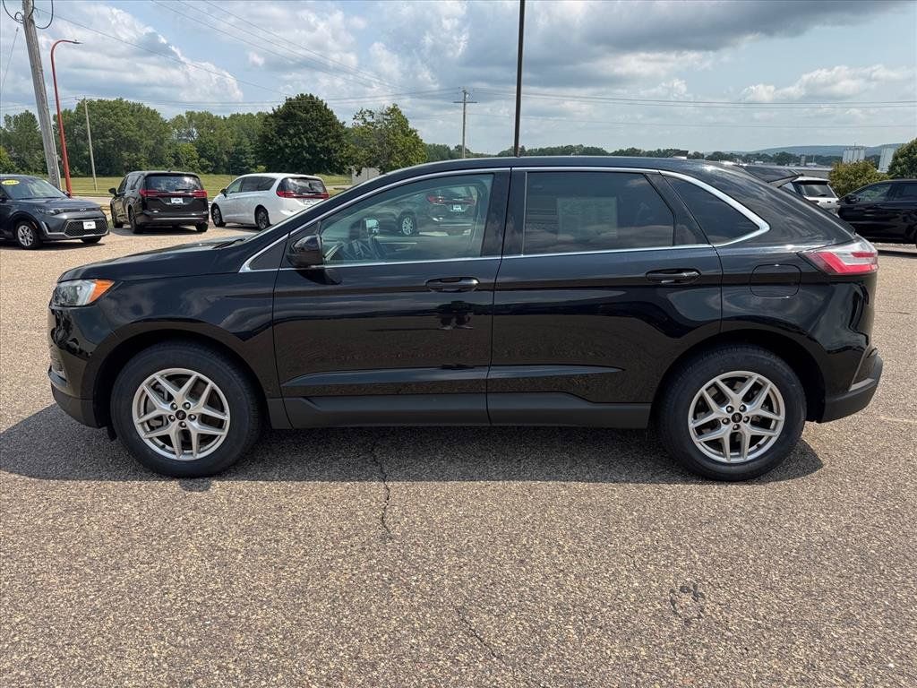 Used 2024 Ford Edge SEL AWD/4WD image 2