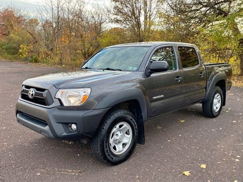 Used 2015 Toyota Tacoma 4x4 Double Cab image 3