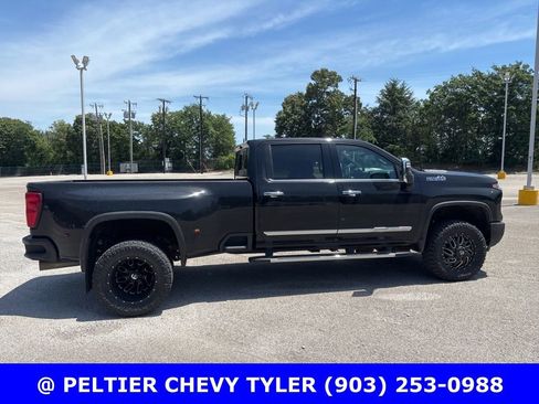Used 2024 Chevrolet Silverado 3500 High Country w/ High Country Premium Package AWD/4WD image 10
