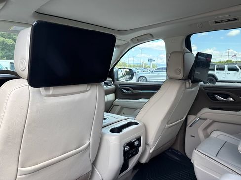 Used 2024 GMC Yukon XL Denali AWD/4WD image 24
