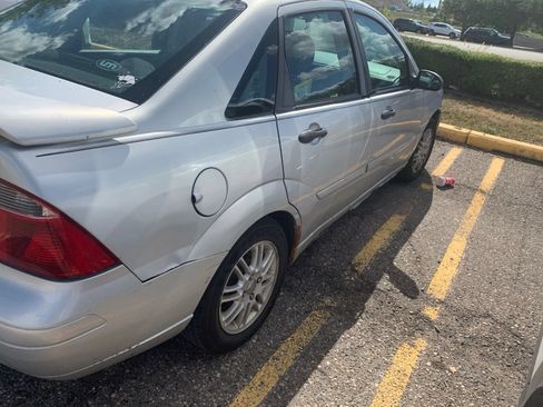 Used 2007 Ford Focus S FWD image 4