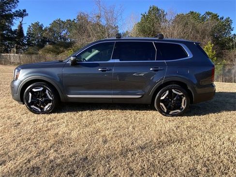 Used 2024 Kia Telluride S w/ S Sunroof Package image 9