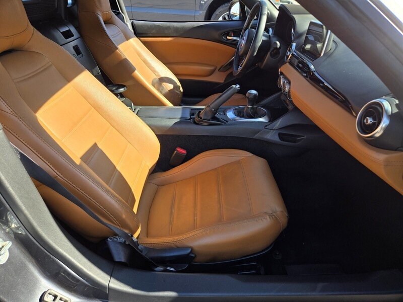 Used 2017 FIAT 124 Spider Lusso RWD image 13
