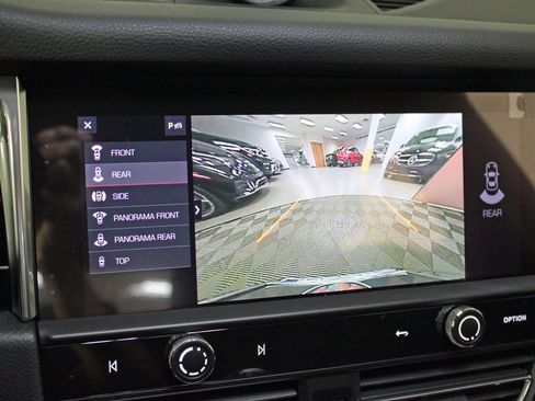 New 2026 Porsche Macan image 28