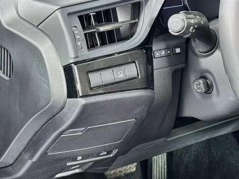 Used 2022 Lexus ES 300h w/ Accessory Package FWD image 10