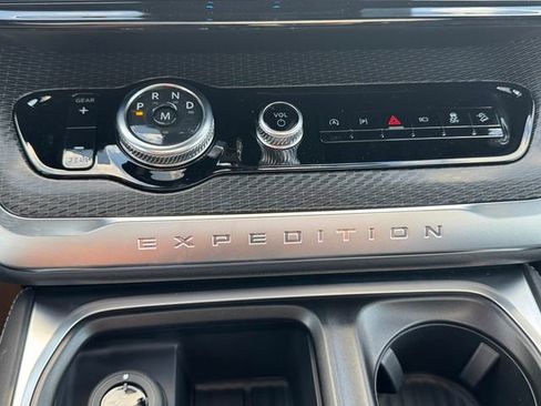 New 2026 Ford Expedition Platinum w/ Stealth Performance Package image 21