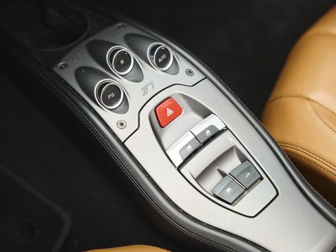 Used 2013 Ferrari 458 Spider RWD image 42