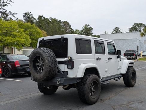 Used 2017 Jeep Wrangler Unlimited Sahara w/ Connectivity Group image 5