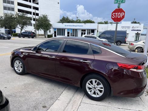 Used 2016 Kia Optima LX w/ LX Convenience Package image 9