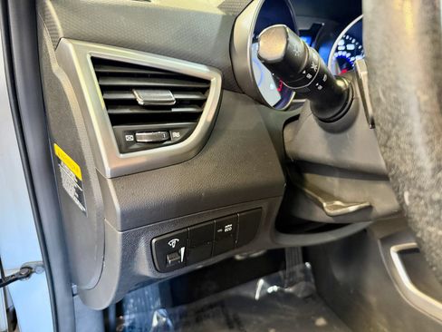 Used 2013 Hyundai Veloster RE:MIX Edition FWD image 13
