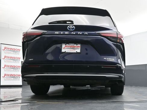 Used 2021 Toyota Sienna Platinum image 37