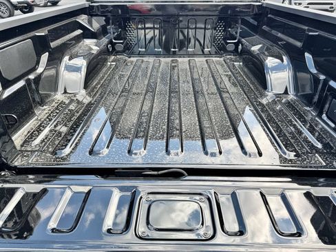 New 2026 Jeep Gladiator Mojave w/ Steel Bumper Group AWD/4WD image 9
