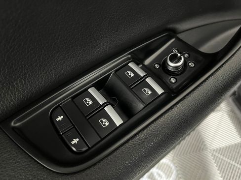 Used 2017 Audi Q7 3.0T Prestige image 21