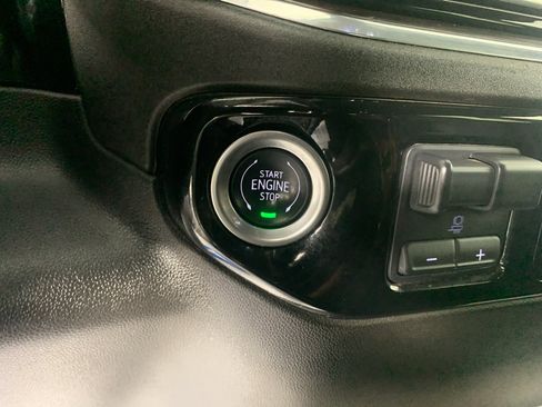 Used 2025 GMC Sierra 1500 SLT RWD image 16