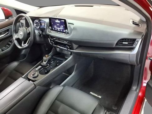 Used 2023 Nissan Rogue SV w/ SV Premium B Package image 12