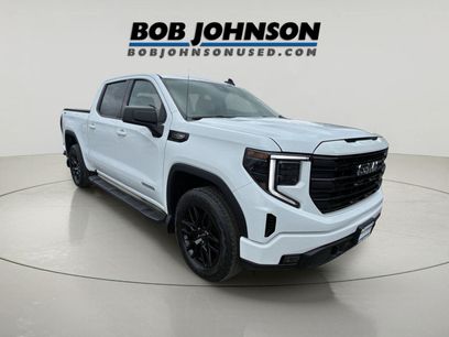 Used 2023 GMC Sierra 1500 Elevation w/ LPO, Elevation Black Package