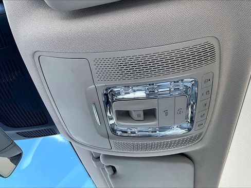 Used 2021 Mercedes-Benz GLS 450 4MATIC image 33