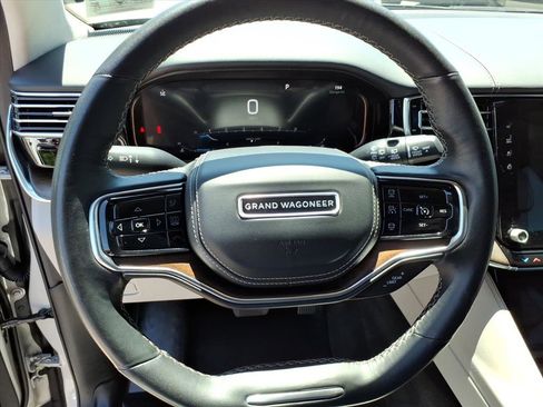 Used 2022 Jeep Grand Wagoneer Series II AWD/4WD image 15