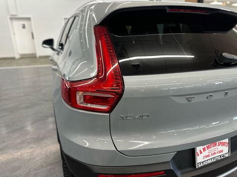 Used 2025 Volvo XC40 B5 Core image 10