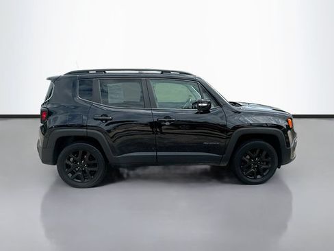Used 2018 Jeep Renegade Altitude AWD/4WD image 5