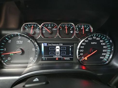 Used 2018 Chevrolet Silverado 1500 LT w/ All Star Edition AWD/4WD image 30