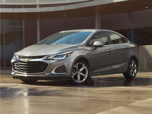 Certified 2019 Chevrolet Cruze LT FWD image 1