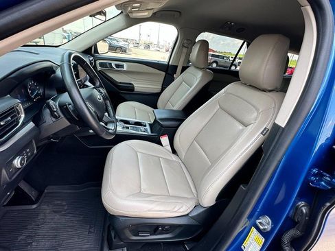 Used 2020 Ford Explorer XLT w/ Equipment Group 202A AWD/4WD image 7