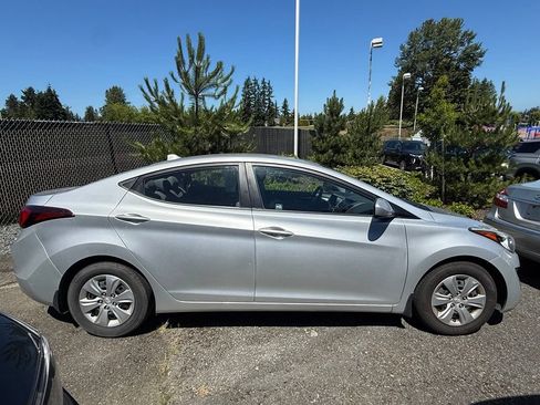 Used 2016 Hyundai Elantra SE FWD image 2
