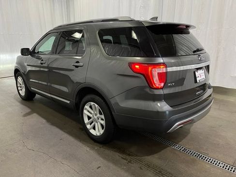 Used 2017 Ford Explorer XLT w/ Equipment Group 202A FWD image 6