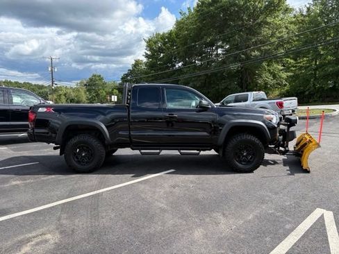 Used 2020 Toyota Tacoma SR w/ SX Package AWD/4WD image 2