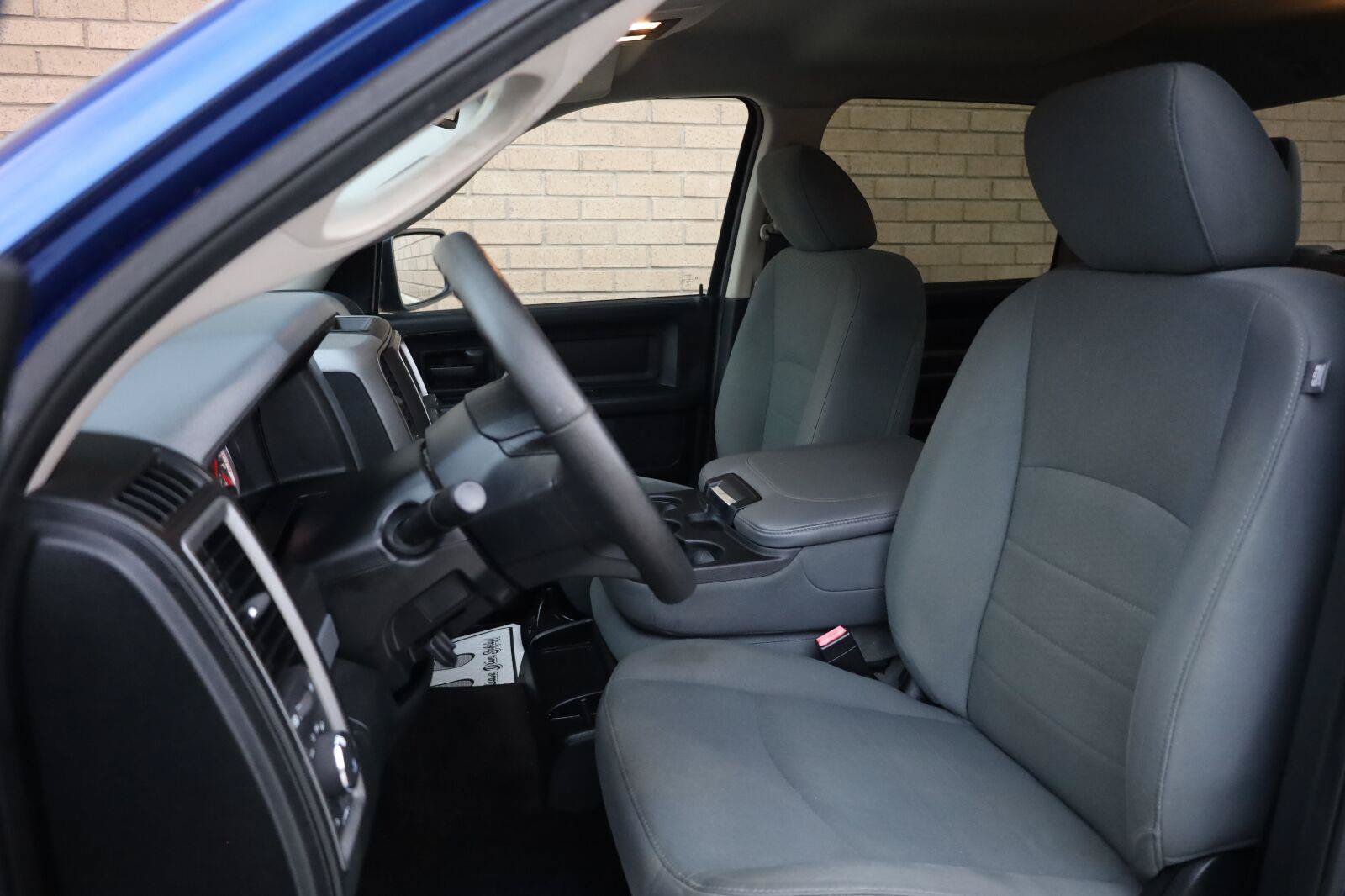 Used 2015 RAM 1500 Express RWD image 17