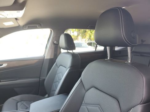 Certified 2024 Volkswagen Atlas SE FWD image 22