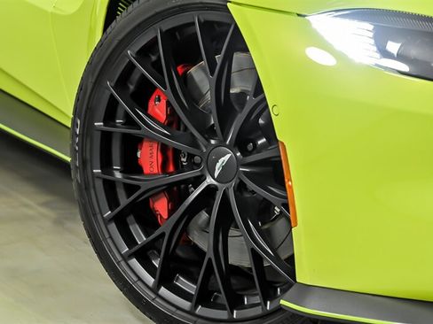 Used 2023 Aston Martin V8 Vantage Coupe RWD image 4