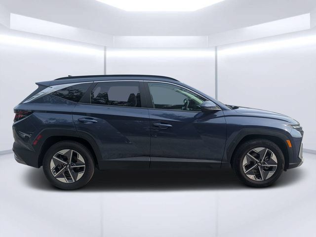 Used 2025 Hyundai Tucson SEL FWD image 2