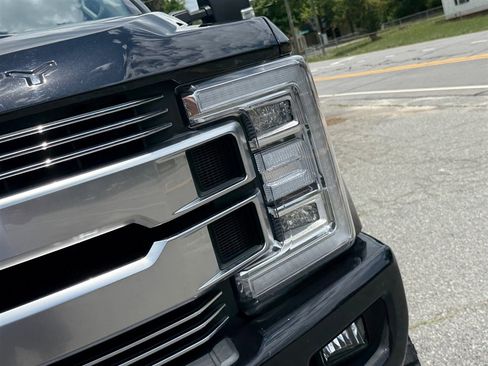 Used 2019 Ford F350 Limited w/ FX4 Off-Road Package AWD/4WD image 11