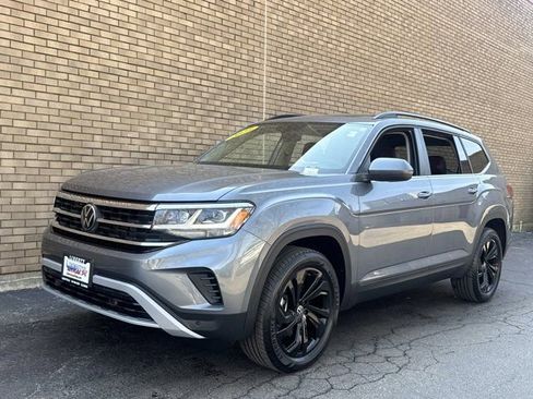 Used 2023 Volkswagen Atlas SE w/ Panoramic Sunroof Package image 40