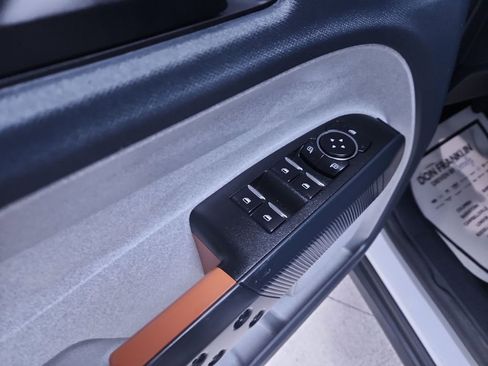 Used 2023 Ford Maverick XLT image 13