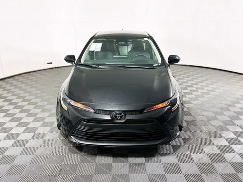 Used 2025 Toyota Corolla LE image 8