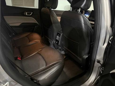 Certified 2023 Jeep Compass Limited image 25