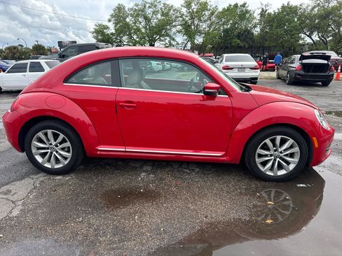 Used 2014 Volkswagen Beetle TDI image 4