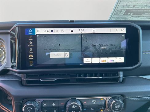 New 2025 Jeep Gladiator Sport w/ Premium Package image 18