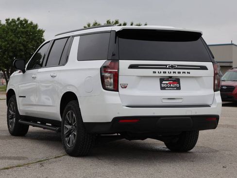 Used 2024 Chevrolet Suburban Z71 w/ Luxury Package AWD/4WD image 11