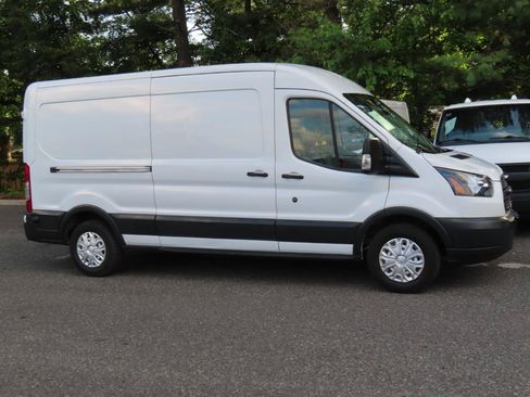 Used 2018 Ford Transit 150 148 Medium Roof RWD image 5