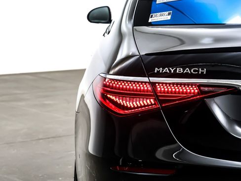 Certified 2025 Mercedes-Benz Maybach S 580 4MATIC image 17