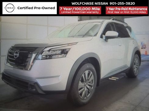 Certified 2025 Nissan Pathfinder SV FWD image 1