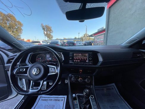 Used 2019 Volkswagen Jetta GLI image 10