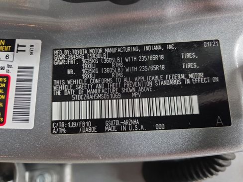 Used 2021 Toyota Highlander L image 36