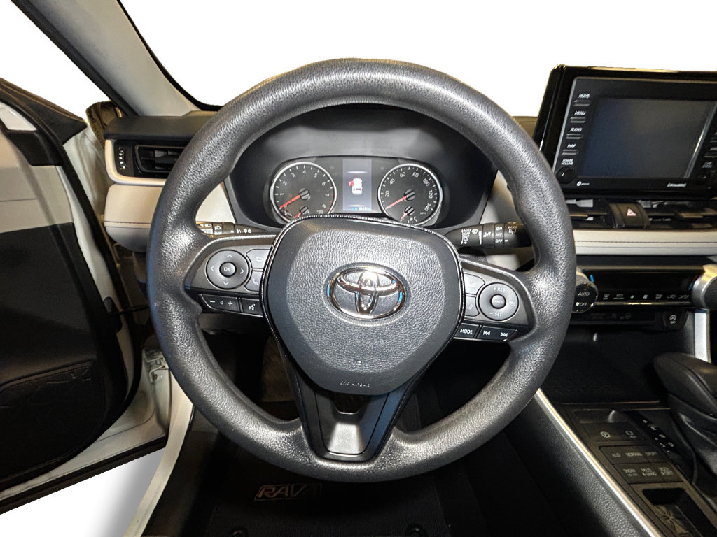 Used 2020 Toyota RAV4 XLE AWD/4WD image 12