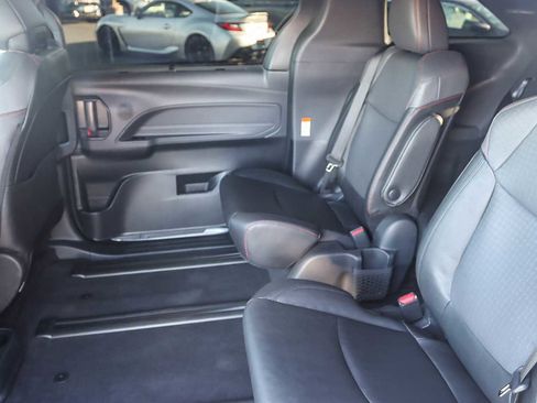 Used 2023 Toyota Sienna XSE image 18